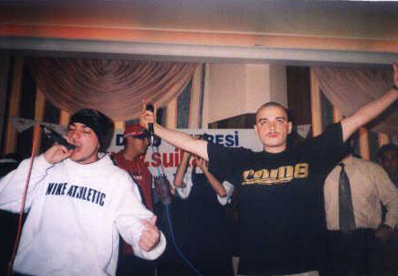 6 Mayıs 2001 Mersin Konser`in den Resimler
